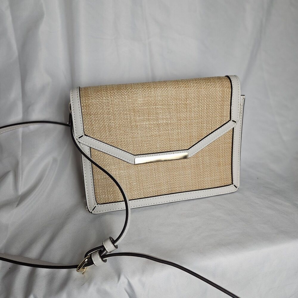 Draper James RSVP Straw Raffia Crossbody Bag Beige White Gold Clutch Summer